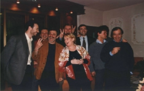 Katia Ricciarelli con i soci del Club del Forchettone al ristorante Delle Antiche Contrade di Cuneo